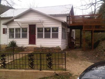 This is the house we rented while we were there.  Very relaxing to sit out on the deck there with mountains around.
