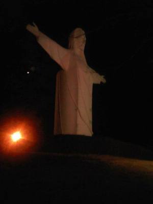 Jesus of the Ozarks.  Second largest Jesus only to the one in Brazil.