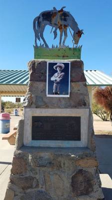 Tom Mix Memorial on Highway 79-BL