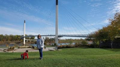 We walked from one end of this foot bridge to the other which crosses the state line between Nebraska and Iowa.  Avery h