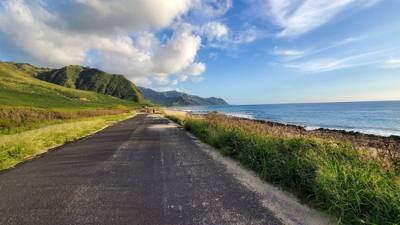 Traffic to this side of the island was bad so we didn't get to finish the trail.  But what we saw was beautiful.