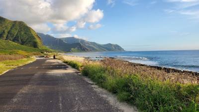 Traffic to this side of the island was bad so we didn't get to finish the trail.  But what we saw was beautiful.