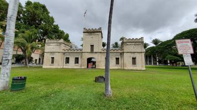 Today's morning cultural excursion was the Iolani Palace.  Quick bit of trivia... Hawaii is the only state that has had 