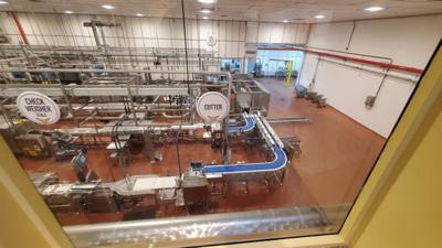 Hard to pass up a shot at ice cream.  This is the Tillamook Creamery.  It's was pretty good but Julie and I agreed the B