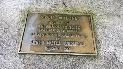Had to visit the sweet Molly Malone statue.  Some free entertainment while we were there. Okay not free I donated.