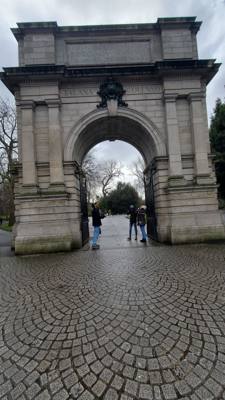Took a nice little wander through St Stephen's Green to get the juices flowing this morning...