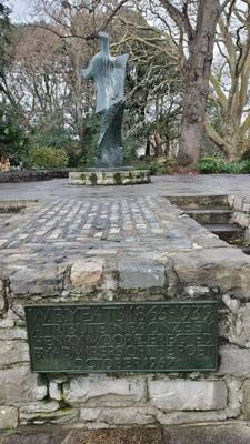 Took a nice little wander through St Stephen's Green to get the juices flowing this morning...