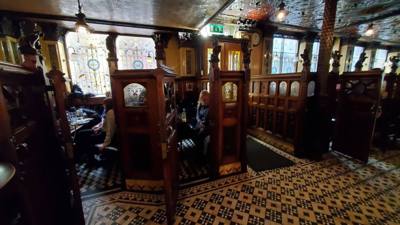 Had a great visit to the Crown Bar.  Oldest pub in Belfast.  Great looking place.  Hit some Guinness and Jameson before 