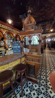 Had a great visit to the Crown Bar.  Oldest pub in Belfast.  Great looking place.  Hit some Guinness and Jameson before 