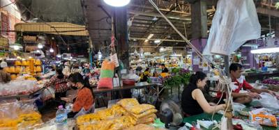 The flower market was our first stop today.  HUGE piles of flowers and very cheap.  Saw a dozen roses for like 50 baht. 