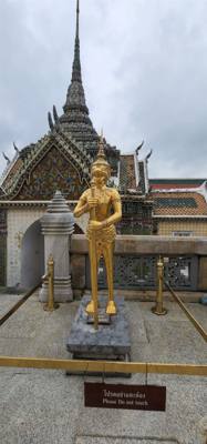 This is part 1 of our Grand Palace and Temple of the Emerald Buddha tour.  Beautiful, ornate and overwhelming.  There wa