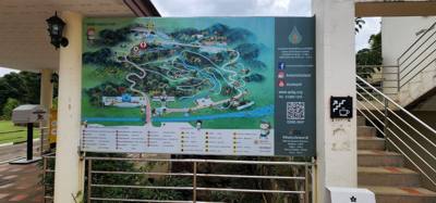 Up the hill from the canopy walk was the botanical garden.  Super beautiful.  Always stunning to see so many different a