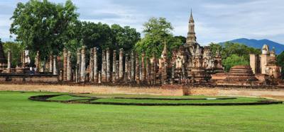 Spent the morning exploring the ruins of old Sukhothai. Several ancient temples. Udom brought us here in the morning b