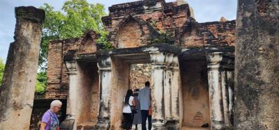 Spent the morning exploring the ruins of old Sukhothai. Several ancient temples. Udom brought us here in the morning b