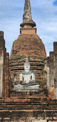Spent the morning exploring the ruins of old Sukhothai. Several ancient temples. Udom brought us here in the morning b