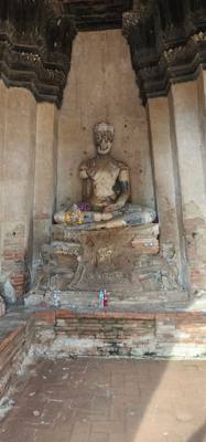 We've gone from the pretty modern temples to the ancient ones.  Losing wars means your temples get destroyed.  The heads