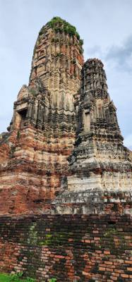 We've gone from the pretty modern temples to the ancient ones.  Losing wars means your temples get destroyed.  The heads
