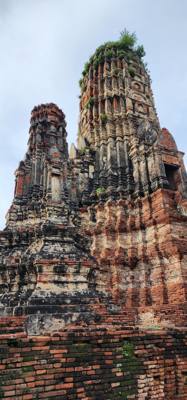 We've gone from the pretty modern temples to the ancient ones.  Losing wars means your temples get destroyed.  The heads