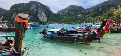 We stopped at Phi Phi Don for lunch.  Great chicken.  Interesting flavors. Then walked around for a bit and got grounded