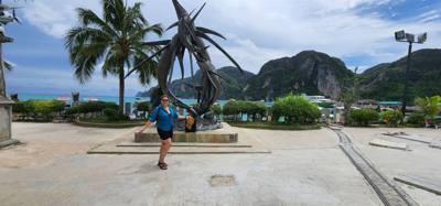 We stopped at Phi Phi Don for lunch.  Great chicken.  Interesting flavors. Then walked around for a bit and got grounded