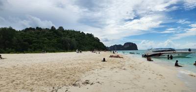 Last stop in the boat today was Bamboo Island.  Just relaxed and hung out with a drink.