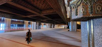 Today we visited the Hassan 2 Mosque with Sadie and her family.  VERY large and ornate.  Love the architecture.  3rd lar