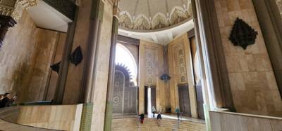 Today we visited the Hassan 2 Mosque with Sadie and her family.  VERY large and ornate.  Love the architecture.  3rd lar