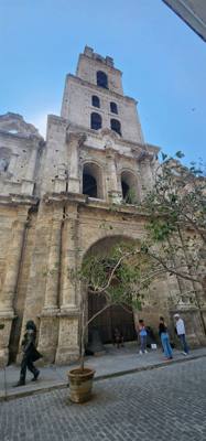 Walking tour of Havana, Cuba with Yane.  Lots of history and things to see and learn about.  Havana is a little rough ar