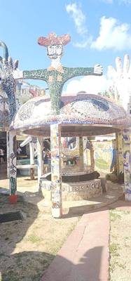 First visit this morning was to an art district called Fusterlandia.  They wanted to call it something fun like Disneyla