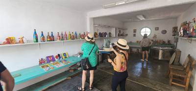 First visit this morning was to an art district called Fusterlandia.  They wanted to call it something fun like Disneyla