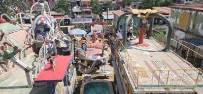 First visit this morning was to an art district called Fusterlandia.  They wanted to call it something fun like Disneyla