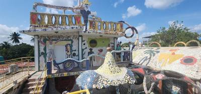 First visit this morning was to an art district called Fusterlandia.  They wanted to call it something fun like Disneyla