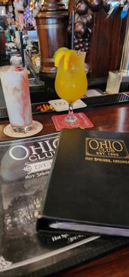 Quick snack at The Ohio Club after our morning adventure.