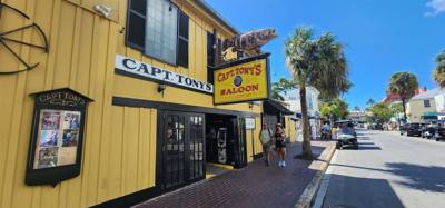 At the request of one of my CVMA brothers Linnea and I hit this place for a pirate punch, to touch the Client Eastwood b