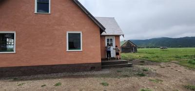 Quick stop to see Mormon Row over by the Tetons.  Pretty interesting.  Avery was more interested in the ground squirrels