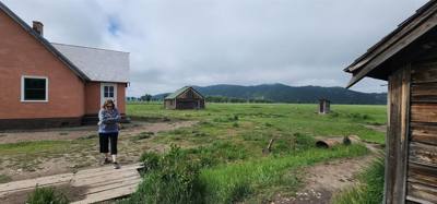 Quick stop to see Mormon Row over by the Tetons.  Pretty interesting.  Avery was more interested in the ground squirrels