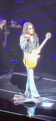 Lenny Kravitz at Dolby Live in Vegas.  Julie got us amazing tickets.  Front row balcony.  The confetti cannon in front o