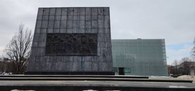 Tour of Warsaw, Poland this morning (Part 1).  Got to see many famous monuments, statues, and tributes to the city. Wond