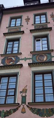 Tour of Warsaw, Poland this morning (Part 2).  Second stop of the city tour was in Old Town Warsaw. Cute area still set 