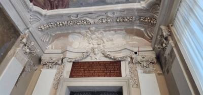 Part 1 of our tour of the kings palace.  Wilanów Palace is a former royal palace located in the Wilanów district of Wars