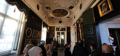 Part 1 of our tour of the kings palace.  Wilanów Palace is a former royal palace located in the Wilanów district of Wars