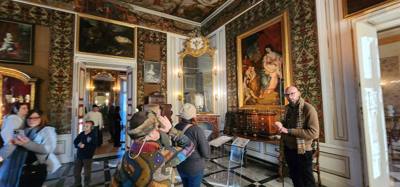 Part 1 of our tour of the kings palace.  Wilanów Palace is a former royal palace located in the Wilanów district of Wars