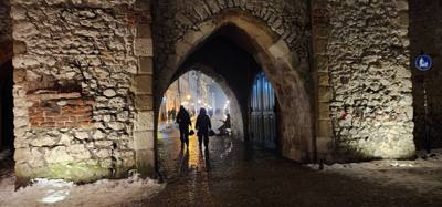 Had to take a stroll after dinner to the Old Town Market Square.  It didn't disappoint...beautiful.