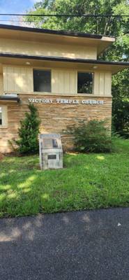 We took a driving tour of spots in Tupelo that were important in Elvis' life.  They are in no particular order but inclu