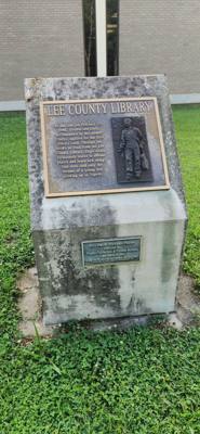 We took a driving tour of spots in Tupelo that were important in Elvis' life.  They are in no particular order but inclu
