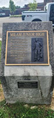 We took a driving tour of spots in Tupelo that were important in Elvis' life.  They are in no particular order but inclu