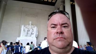 Everybody wants to hang out with Abe.  Tons of people here comparatively speaking with the other monuments in the area.