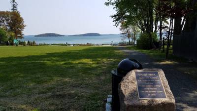 Went to Shore Path down in Bar Harbor this morning before browsing the shopping area of town.  Short relaxed walk, nicel