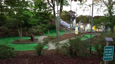 Next up on the mini-golf extravaganza was Putter's Paradise.  Bonus...their ice cream shop was open.  This course was no
