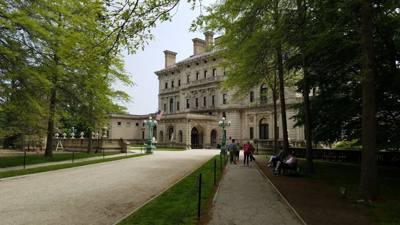 So while Julie and I were in Newport, RI we had some spare time so we decided to stop by a few of the Vanderbilt mansion
